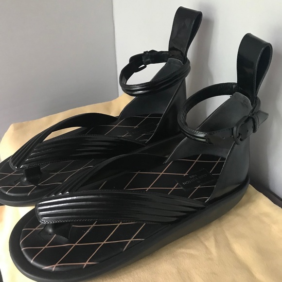 Beautiful LOUIS VUITTON Sandals Sz 7 Black Leather - Picture 2 of 12
